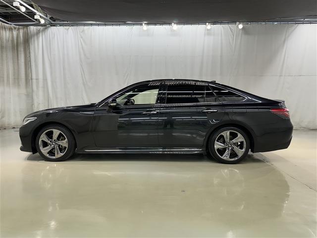 クラウンハイブリッド ＲＳアドバンス　衝突被害軽減システム　メモリーナビ　フルセグ　バックカメラ　ＥＴＣ　ＣＤ　ミュージックプレイヤー接続可　ＤＶＤ再生　電動シート　オートクルーズコントロール　ＬＥＤヘッドランプ　スマートキー　キーレス（5枚目）