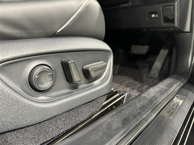 クラウンハイブリッド ＲＳアドバンス　衝突被害軽減システム　メモリーナビ　フルセグ　バックカメラ　ＥＴＣ　ＣＤ　ミュージックプレイヤー接続可　ＤＶＤ再生　電動シート　オートクルーズコントロール　ＬＥＤヘッドランプ　スマートキー　キーレス（29枚目）