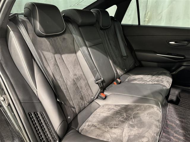 クラウンハイブリッド ＲＳアドバンス　衝突被害軽減システム　メモリーナビ　フルセグ　バックカメラ　ＥＴＣ　ＣＤ　ミュージックプレイヤー接続可　ＤＶＤ再生　電動シート　オートクルーズコントロール　ＬＥＤヘッドランプ　スマートキー　キーレス（32枚目）