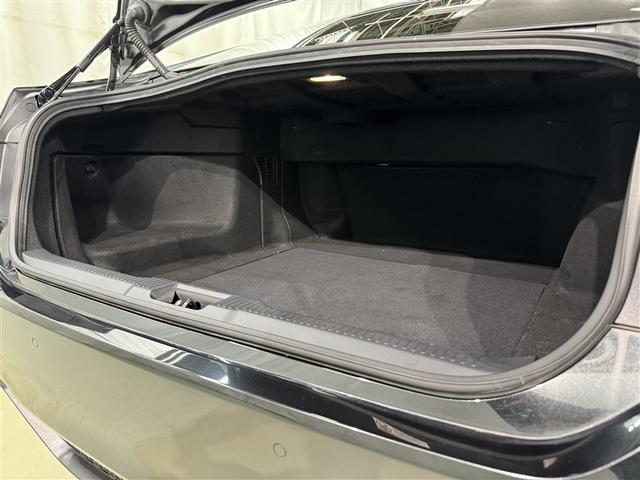 クラウンハイブリッド ＲＳアドバンス　衝突被害軽減システム　メモリーナビ　フルセグ　バックカメラ　ＥＴＣ　ＣＤ　ミュージックプレイヤー接続可　ＤＶＤ再生　電動シート　オートクルーズコントロール　ＬＥＤヘッドランプ　スマートキー　キーレス（33枚目）