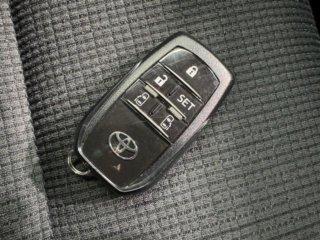 �X�}�[�g�L�[���|�P�b�g��o�b�O�Ɍg�т��Ă���΁A�L�[�����o�����ƂȂ��h�A�n���h������������A�h�A�n���h���̃Z���T�[�ɐG��邾���Ŏ{���ł��܂��B