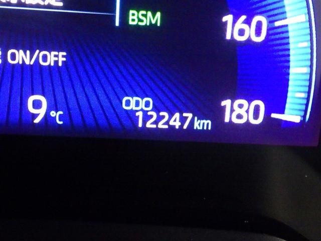 カローラクロス Ｚ　衝突被害軽減システム　メモリーナビ　バックカメラ　ＥＴＣ　ドラレコ　ミュージックプレイヤー接続可　サンルーフ　電動シート　オートクルーズコントロール　ＬＥＤヘッドランプ　スマートキー　キーレス（25枚目）