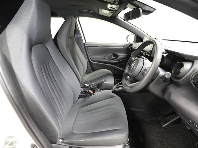 ヤリス Ｇ　バックモニタ－　誤発進抑制機能　ドライブレコーダ　１オーナー車　スマートキー　盗難防止装置　横滑り防止機能　キーレス　ＥＴＣ　オートエアコン　メモリーナビ　ＡＢＳ　運転席エアバック　サイドエアバッグ（19枚目）