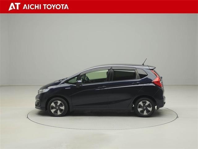 フィットハイブリッド Ｆコンフォートエディション　衝突軽減ブレーキ　セキュリティアラーム　スマキー　クルーズコントロール　ＥＴＣ車載器　ワンセグ　横滑り防止機能　ＡＢＳ　エアバッグ　パワーウインドウ　キーレス　オートエアコン　ＤＶＤ（3枚目）