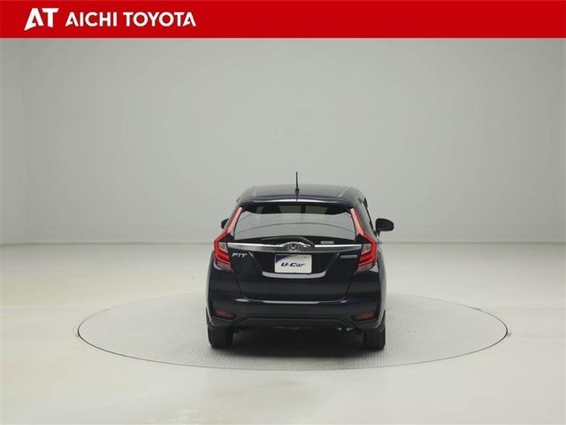 フィットハイブリッド Ｆコンフォートエディション　衝突軽減ブレーキ　セキュリティアラーム　スマキー　クルーズコントロール　ＥＴＣ車載器　ワンセグ　横滑り防止機能　ＡＢＳ　エアバッグ　パワーウインドウ　キーレス　オートエアコン　ＤＶＤ（5枚目）