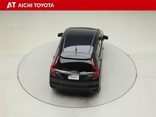 フィットハイブリッド Ｆコンフォートエディション　衝突軽減ブレーキ　セキュリティアラーム　スマキー　クルーズコントロール　ＥＴＣ車載器　ワンセグ　横滑り防止機能　ＡＢＳ　エアバッグ　パワーウインドウ　キーレス　オートエアコン　ＤＶＤ（13枚目）