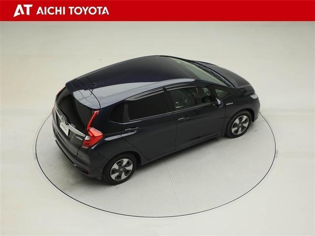 フィットハイブリッド Ｆコンフォートエディション　衝突軽減ブレーキ　セキュリティアラーム　スマキー　クルーズコントロール　ＥＴＣ車載器　ワンセグ　横滑り防止機能　ＡＢＳ　エアバッグ　パワーウインドウ　キーレス　オートエアコン　ＤＶＤ（14枚目）