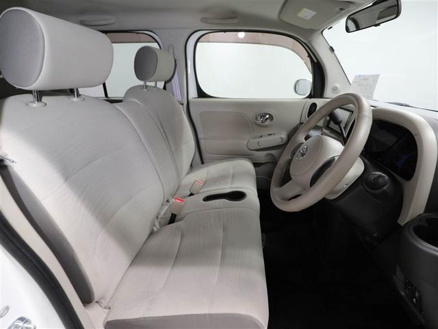 ゆったり室内で運転もしやすいです♪使い勝手の良い配置も考えられています！！