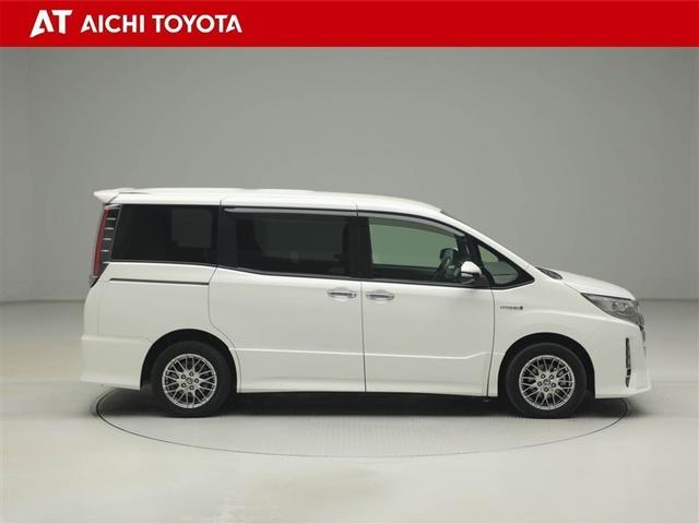 ノア ハイブリッドＳｉ　ダブルバイビーＩＩ　Ｂカメラ　横滑り防止装置　ＬＥＤ　地デジ　ミュージックプレイヤー接続可　１オーナー　オートクルーズ　ＤＶＤ再生可　メモリナビ　エアバッグ　ＥＴＣ　ナビ＆ＴＶ　３列シート　ＡＢＳ　アルミホイール（7枚目）