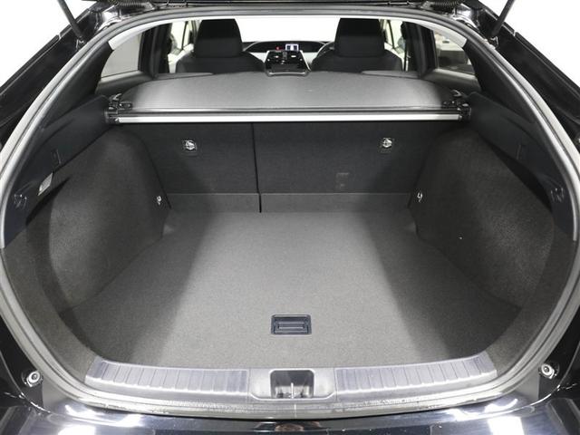 プリウス Ｓ　ＬＥＤヘット　盗難防止システム　スマキー　ＡＣ　ナビ＆ＴＶ　メディアプレイヤー接続　横滑り防止システム　バックガイドモニター　ＥＴＣ車載器　アルミホイール　運転席パワーウィンドウ　サイドエアバック（21枚目）