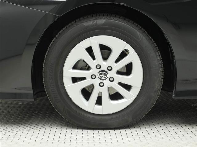 プリウス Ｓ　ＬＥＤヘット　盗難防止システム　スマキー　ＡＣ　ナビ＆ＴＶ　メディアプレイヤー接続　横滑り防止システム　バックガイドモニター　ＥＴＣ車載器　アルミホイール　運転席パワーウィンドウ　サイドエアバック（30枚目）