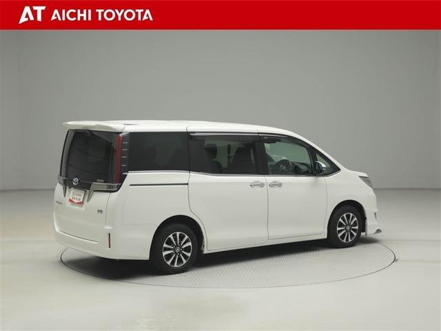 エスクァイア ハイブリッドＧｉ　プレミアムパッケージ　地上デジタル　衝突被害軽減　ＬＥＤライト　１オナ　Ｂカメラ　クルコン　スマートキー　メモリナビ　ナビ＆ＴＶ　キーレス　盗難防止装置　ＤＶＤ再生　ＡＢＳ　３列シート　ＥＴＣ　アルミ　オートエアコン（6枚目）