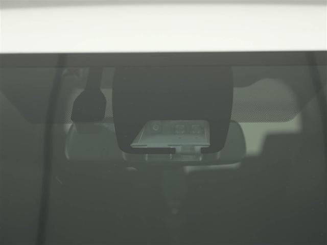 エスクァイア ハイブリッドＧｉ　プレミアムパッケージ　地上デジタル　衝突被害軽減　ＬＥＤライト　１オナ　Ｂカメラ　クルコン　スマートキー　メモリナビ　ナビ＆ＴＶ　キーレス　盗難防止装置　ＤＶＤ再生　ＡＢＳ　３列シート　ＥＴＣ　アルミ　オートエアコン（29枚目）