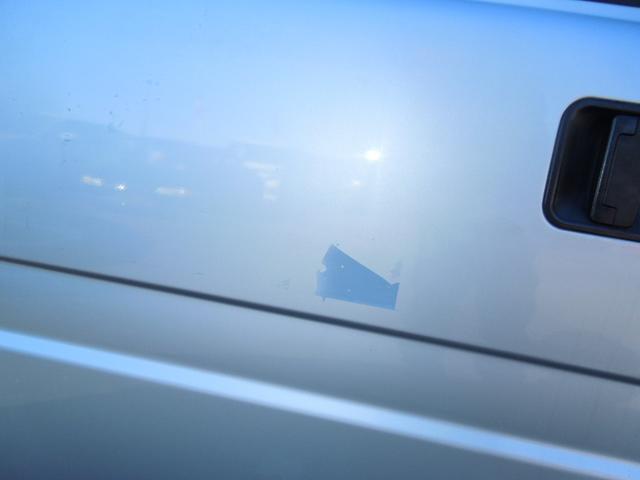 サンバーバン ディアス　ハイルーフ　４ＷＤ　スパーチャージャー　両側スライドドア　インパネＡＴ　オーバーヘッドコンソール　リアヒーター　ＥＴＣ　プライバシーガラス　サイドバイザー　１２インチアルミ（45枚目）