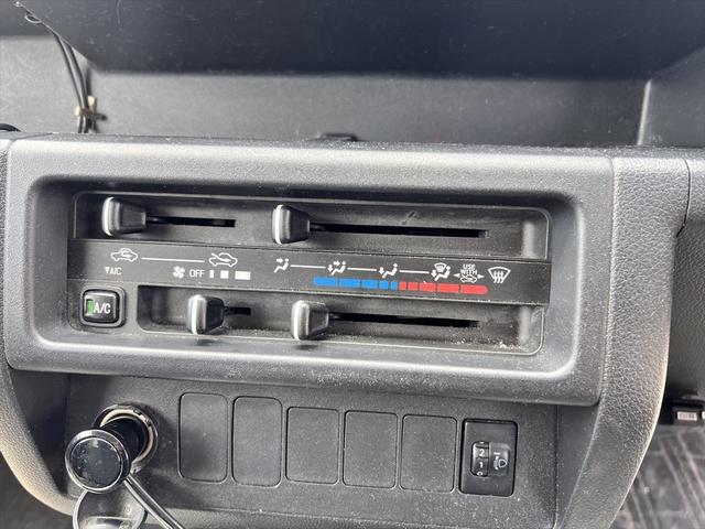 サンバートラック ＴＣ　５速ミッション　ハイルーフ　幌　エアコン　パワステ　エアバッグ　ＥＴＣ　キーレス　サイドバイザー　社外１２インチアルミ（28枚目）
