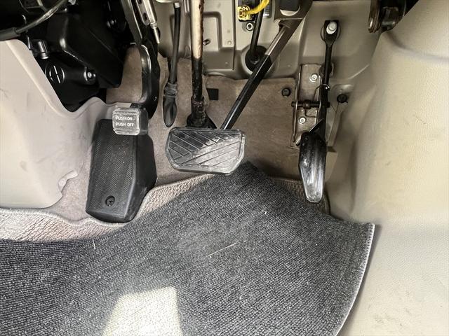 エブリイワゴン ＰＺターボスペシャル　ターボ　フルエアロ　両側パワースライドドア　ディスチャージヘッド　メッキグリル　インパネオートマ　オートステップ　電格ミラー　フォグ　キーレス　１４インチアルミ（18枚目）