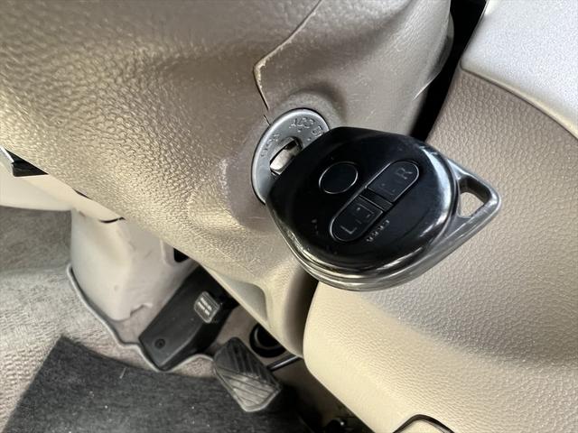 エブリイワゴン ＰＺターボスペシャル　ターボ　フルエアロ　両側パワースライドドア　ディスチャージヘッド　メッキグリル　インパネオートマ　オートステップ　電格ミラー　フォグ　キーレス　１４インチアルミ（21枚目）