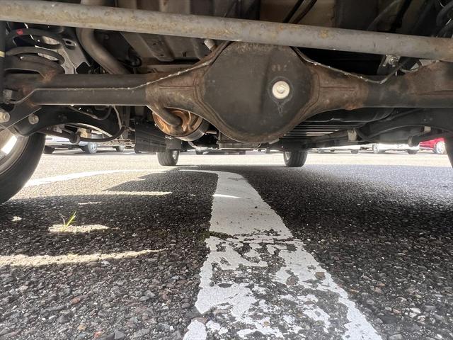 エブリイワゴン ＰＺターボスペシャル　ターボ　フルエアロ　両側パワースライドドア　ディスチャージヘッド　メッキグリル　インパネオートマ　オートステップ　電格ミラー　フォグ　キーレス　１４インチアルミ（49枚目）