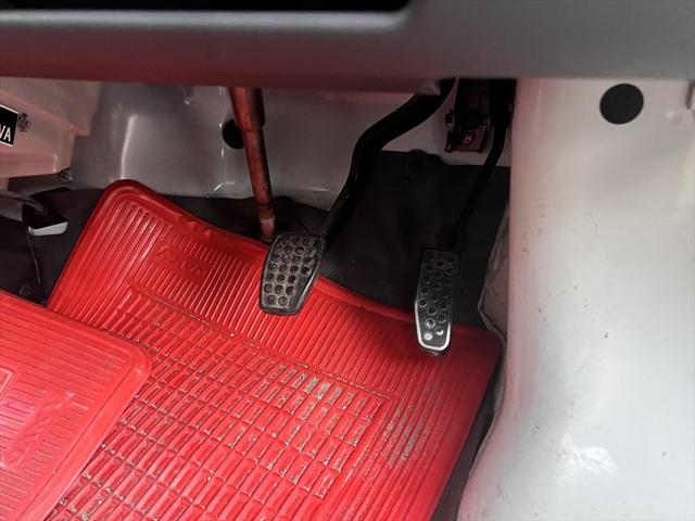 ハイゼットカーゴ スペシャル　ハイルーフ　両側スライドドア　２人乗り　エアバッグ　パワステ　エアコン　車内加工有り　キッチンカー？（17枚目）