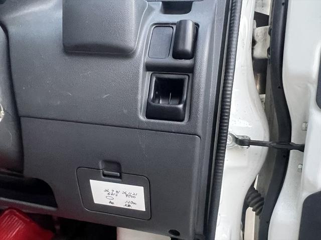 ハイゼットカーゴ スペシャル　ハイルーフ　両側スライドドア　２人乗り　エアバッグ　パワステ　エアコン　車内加工有り　キッチンカー？（18枚目）