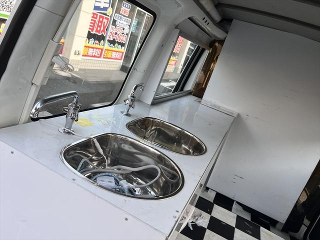 ハイゼットカーゴ スペシャル　ハイルーフ　両側スライドドア　２人乗り　エアバッグ　パワステ　エアコン　車内加工有り　キッチンカー？（41枚目）