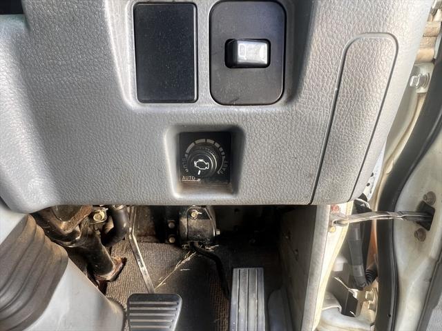 キャンター ロングDXターボ 5速ミッション ディーゼル エアバッグ エアコン パワステ パワーウィンドウ ABS 積載量:3000Kg 荷台内寸 長さ:435 幅:178(20枚目)