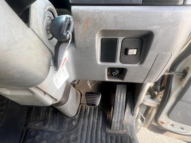 キャンター ロングDXターボ 5速ミッション ディーゼル エアバッグ エアコン パワステ パワーウィンドウ ABS 積載量:3000Kg 荷台内寸 長さ:435 幅:178(22枚目)