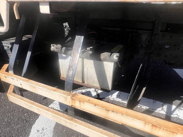 キャンター ロングDXターボ 5速ミッション ディーゼル エアバッグ エアコン パワステ パワーウィンドウ ABS 積載量:3000Kg 荷台内寸 長さ:435 幅:178(47枚目)