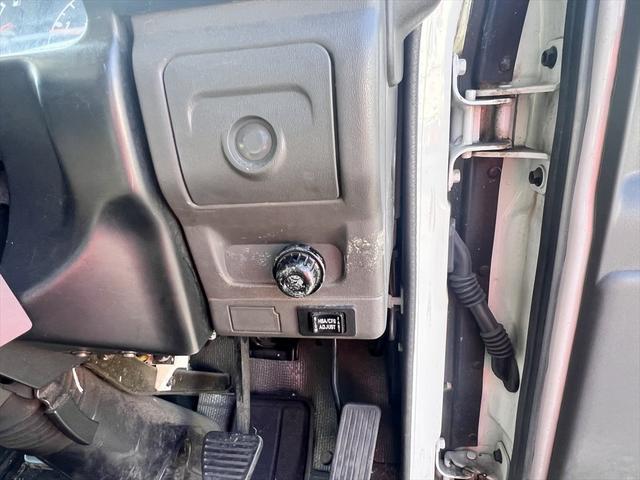 エルフトラック 高床　ディーゼル　エアバッグ　エアコン　パワステ　パワーウィンドウ　ＡＢＳ　積載量：２０００Ｋｇ　３人乗り　車庫証明用　長さ：４６８　幅：１６９　高さ：１９６　荷台寸法　長さ：３１８　幅：１６２（19枚目）