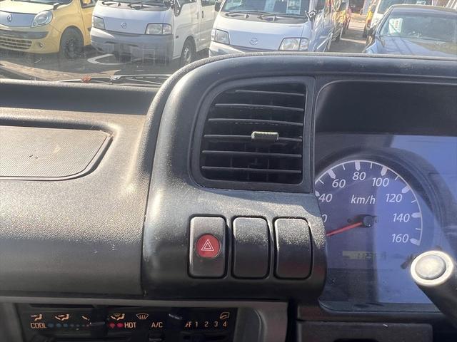 エルフトラック 高床　ディーゼル　エアバッグ　エアコン　パワステ　パワーウィンドウ　ＡＢＳ　積載量：２０００Ｋｇ　３人乗り　車庫証明用　長さ：４６８　幅：１６９　高さ：１９６　荷台寸法　長さ：３１８　幅：１６２（24枚目）