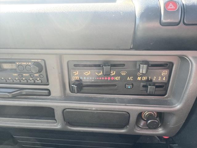 エルフトラック 高床　ディーゼル　エアバッグ　エアコン　パワステ　パワーウィンドウ　ＡＢＳ　積載量：２０００Ｋｇ　３人乗り　車庫証明用　長さ：４６８　幅：１６９　高さ：１９６　荷台寸法　長さ：３１８　幅：１６２（25枚目）