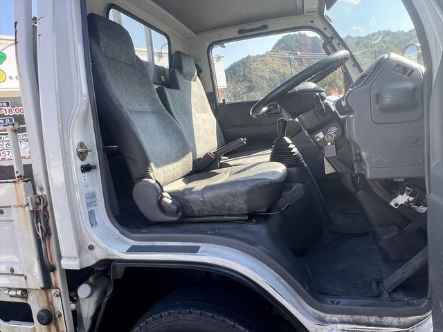エルフトラック 高床　ディーゼル　エアバッグ　エアコン　パワステ　パワーウィンドウ　ＡＢＳ　積載量：２０００Ｋｇ　３人乗り　車庫証明用　長さ：４６８　幅：１６９　高さ：１９６　荷台寸法　長さ：３１８　幅：１６２（30枚目）