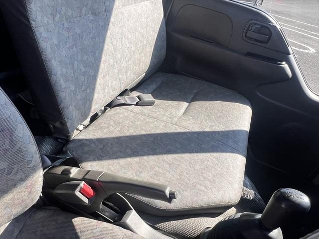 エルフトラック 高床　ディーゼル　エアバッグ　エアコン　パワステ　パワーウィンドウ　ＡＢＳ　積載量：２０００Ｋｇ　３人乗り　車庫証明用　長さ：４６８　幅：１６９　高さ：１９６　荷台寸法　長さ：３１８　幅：１６２（33枚目）