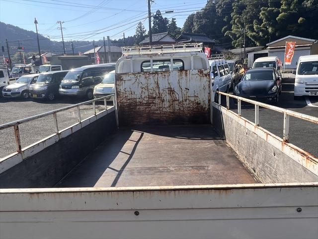 エルフトラック 高床　ディーゼル　エアバッグ　エアコン　パワステ　パワーウィンドウ　ＡＢＳ　積載量：２０００Ｋｇ　３人乗り　車庫証明用　長さ：４６８　幅：１６９　高さ：１９６　荷台寸法　長さ：３１８　幅：１６２（38枚目）