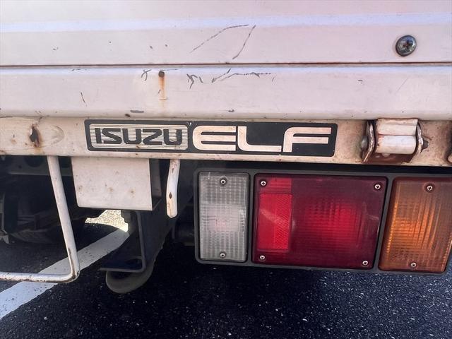 エルフトラック 高床　ディーゼル　エアバッグ　エアコン　パワステ　パワーウィンドウ　ＡＢＳ　積載量：２０００Ｋｇ　３人乗り　車庫証明用　長さ：４６８　幅：１６９　高さ：１９６　荷台寸法　長さ：３１８　幅：１６２（40枚目）