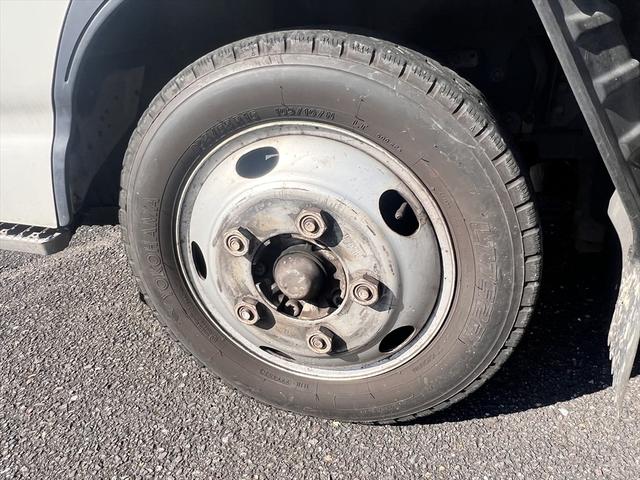 エルフトラック 高床　ディーゼル　エアバッグ　エアコン　パワステ　パワーウィンドウ　ＡＢＳ　積載量：２０００Ｋｇ　３人乗り　車庫証明用　長さ：４６８　幅：１６９　高さ：１９６　荷台寸法　長さ：３１８　幅：１６２（49枚目）