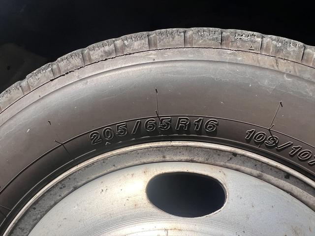 エルフトラック 高床　ディーゼル　エアバッグ　エアコン　パワステ　パワーウィンドウ　ＡＢＳ　積載量：２０００Ｋｇ　３人乗り　車庫証明用　長さ：４６８　幅：１６９　高さ：１９６　荷台寸法　長さ：３１８　幅：１６２（51枚目）