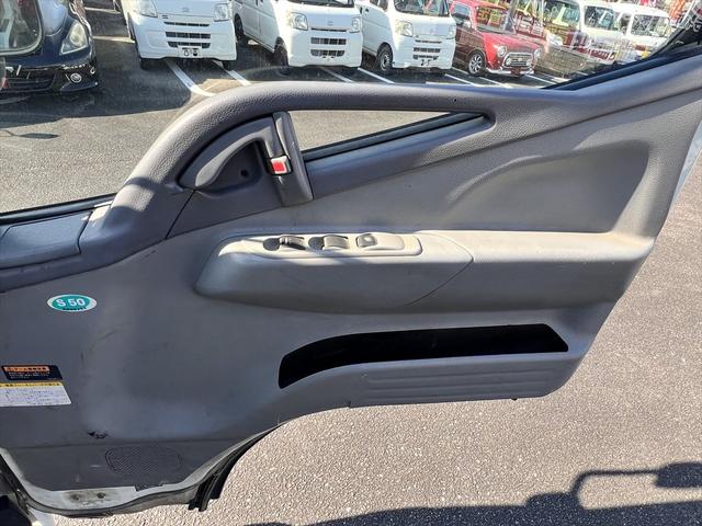 キャンター ロングＤＸターボ　３段クレーン　ユニック：ＵＲＶ２３３　ＳＰＥＣ：Ｋ　インパネ５速　ディーゼル　３人乗り　積載量：１７００Ｋｇ　車庫証明用　長さ：５９８　幅：１８９　高さ：２４９　荷台寸法　長さ：３５５　幅：１８８（16枚目）