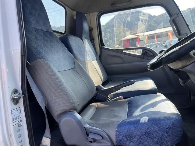 キャンター ロングＤＸターボ　３段クレーン　ユニック：ＵＲＶ２３３　ＳＰＥＣ：Ｋ　インパネ５速　ディーゼル　３人乗り　積載量：１７００Ｋｇ　車庫証明用　長さ：５９８　幅：１８９　高さ：２４９　荷台寸法　長さ：３５５　幅：１８８（29枚目）