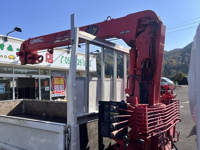 キャンター ロングＤＸターボ　３段クレーン　ユニック：ＵＲＶ２３３　ＳＰＥＣ：Ｋ　インパネ５速　ディーゼル　３人乗り　積載量：１７００Ｋｇ　車庫証明用　長さ：５９８　幅：１８９　高さ：２４９　荷台寸法　長さ：３５５　幅：１８８（35枚目）