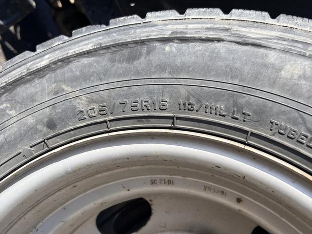 キャンター ロングＤＸターボ　３段クレーン　ユニック：ＵＲＶ２３３　ＳＰＥＣ：Ｋ　インパネ５速　ディーゼル　３人乗り　積載量：１７００Ｋｇ　車庫証明用　長さ：５９８　幅：１８９　高さ：２４９　荷台寸法　長さ：３５５　幅：１８８（51枚目）