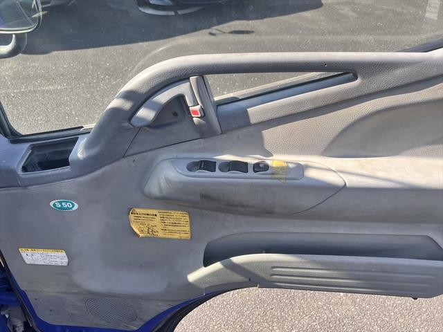 キャンター ダンプ　ダンプ　ディーゼル　５速ミッション　３人乗り　エアバッグ　エアコン　パワステ　パワーウィンドウ　積載量：１５００Ｋｇ　荷台寸法　長さ：３０８　幅：１６０（17枚目）