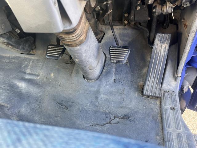 キャンター ダンプ　ダンプ　ディーゼル　５速ミッション　３人乗り　エアバッグ　エアコン　パワステ　パワーウィンドウ　積載量：１５００Ｋｇ　荷台寸法　長さ：３０８　幅：１６０（18枚目）