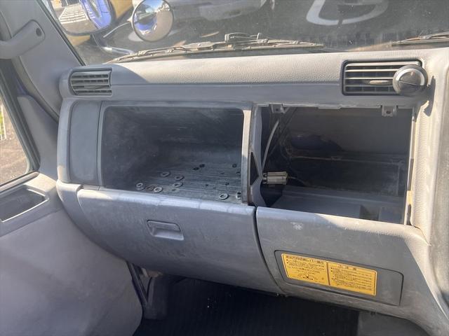 キャンター ダンプ　ダンプ　ディーゼル　５速ミッション　３人乗り　エアバッグ　エアコン　パワステ　パワーウィンドウ　積載量：１５００Ｋｇ　荷台寸法　長さ：３０８　幅：１６０（29枚目）