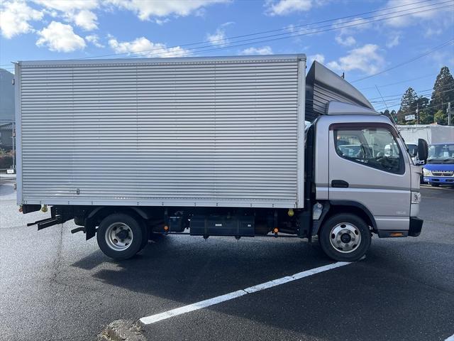 キャンター ロング全低床　ディ－ゼル　ＦＡＴ　エアバッグ　エアコン　パワステ　パワーウィンドウ　バックカメラ　キーレス　積載量：２ｔ　ディーゼル　オートマ　エアバッグ　エアコン　荷台内寸　長さ：４３０　幅：２０６　高さ：２０７（15枚目）