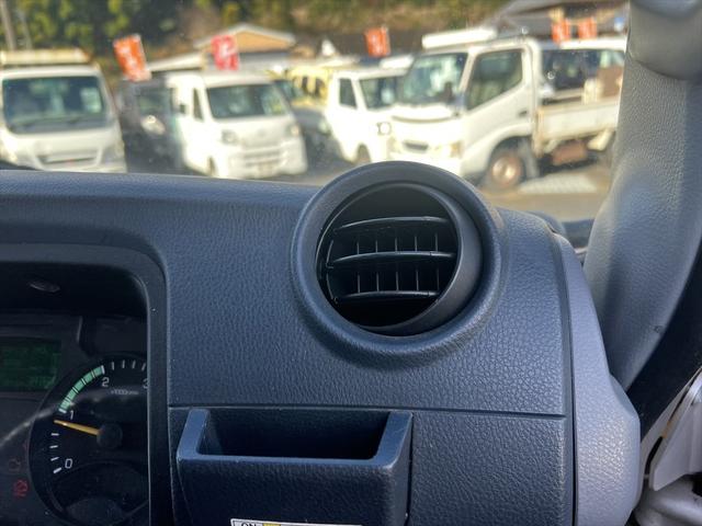 キャンター ロング全低床　ディ－ゼル　ＦＡＴ　エアバッグ　エアコン　パワステ　パワーウィンドウ　バックカメラ　キーレス　積載量：２ｔ　ディーゼル　オートマ　エアバッグ　エアコン　荷台内寸　長さ：４３０　幅：２０６　高さ：２０７（22枚目）