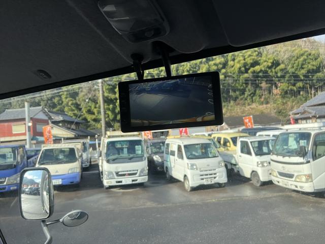 キャンター ロング全低床　ディ－ゼル　ＦＡＴ　エアバッグ　エアコン　パワステ　パワーウィンドウ　バックカメラ　キーレス　積載量：２ｔ　ディーゼル　オートマ　エアバッグ　エアコン　荷台内寸　長さ：４３０　幅：２０６　高さ：２０７（30枚目）