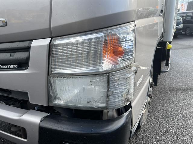 キャンター ロング全低床　ディ－ゼル　ＦＡＴ　エアバッグ　エアコン　パワステ　パワーウィンドウ　バックカメラ　キーレス　積載量：２ｔ　ディーゼル　オートマ　エアバッグ　エアコン　荷台内寸　長さ：４３０　幅：２０６　高さ：２０７（48枚目）