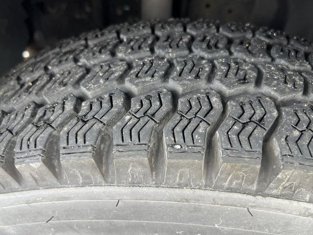 キャンター ロング全低床　ディ－ゼル　ＦＡＴ　エアバッグ　エアコン　パワステ　パワーウィンドウ　バックカメラ　キーレス　積載量：２ｔ　ディーゼル　オートマ　エアバッグ　エアコン　荷台内寸　長さ：４３０　幅：２０６　高さ：２０７（53枚目）