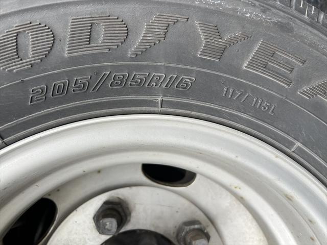 キャンター ロング全低床　ディ－ゼル　ＦＡＴ　エアバッグ　エアコン　パワステ　パワーウィンドウ　バックカメラ　キーレス　積載量：２ｔ　ディーゼル　オートマ　エアバッグ　エアコン　荷台内寸　長さ：４３０　幅：２０６　高さ：２０７（57枚目）